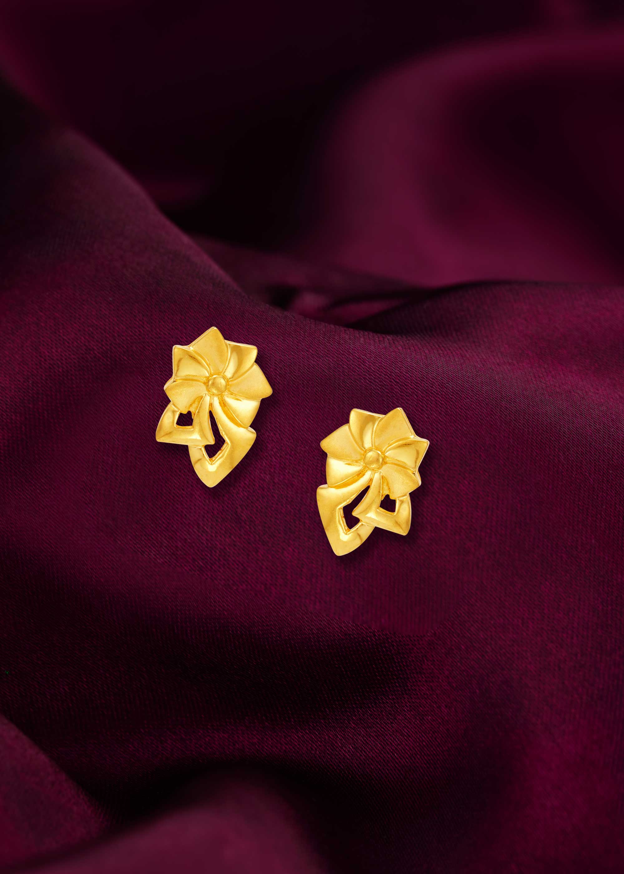 Nature's Blossom 22K Gold Floral Stud Earring