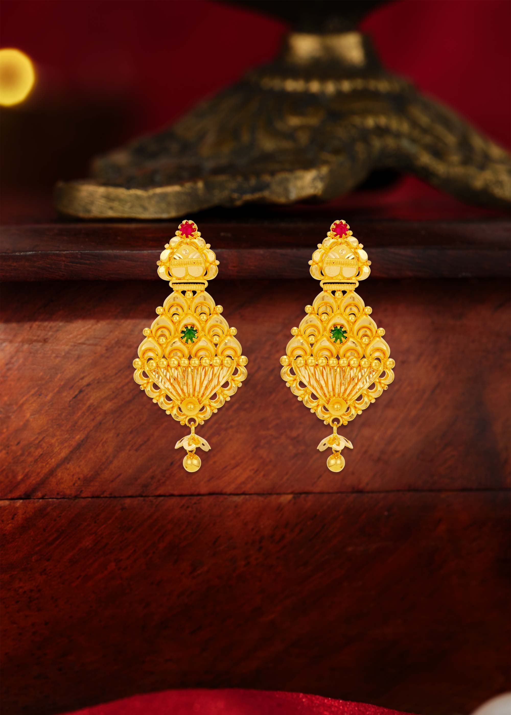 Peacock Feather-Inspired 22K Gold Hanging Earring