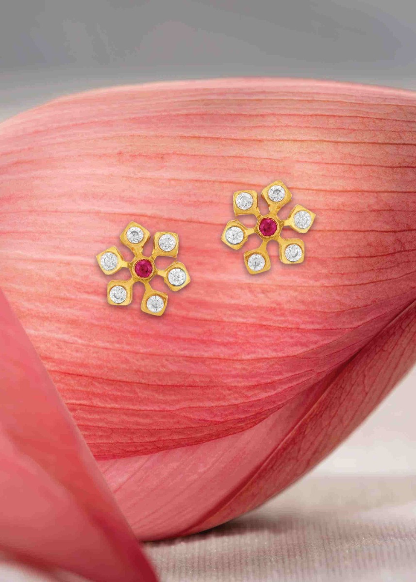 Twinkle Touch 22K Gold Baby Stud Earring