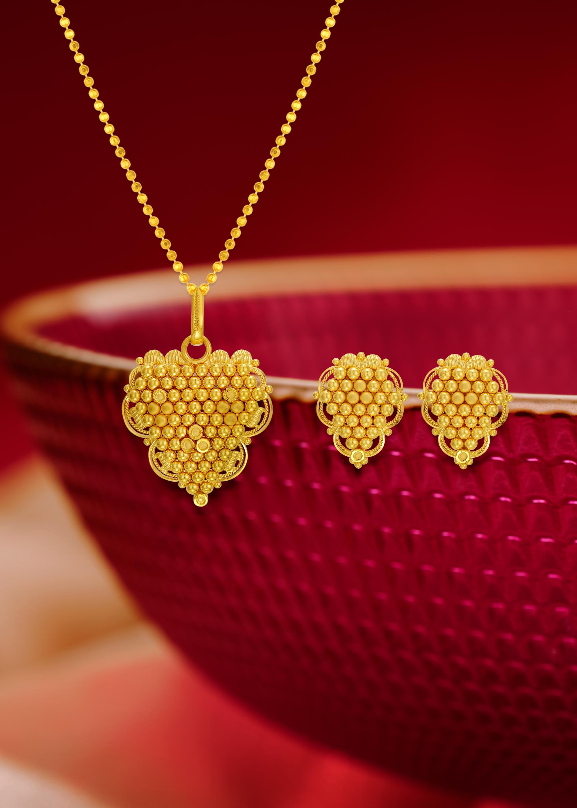 Triangular Cluster 22K Gold Pendant And Earring Set