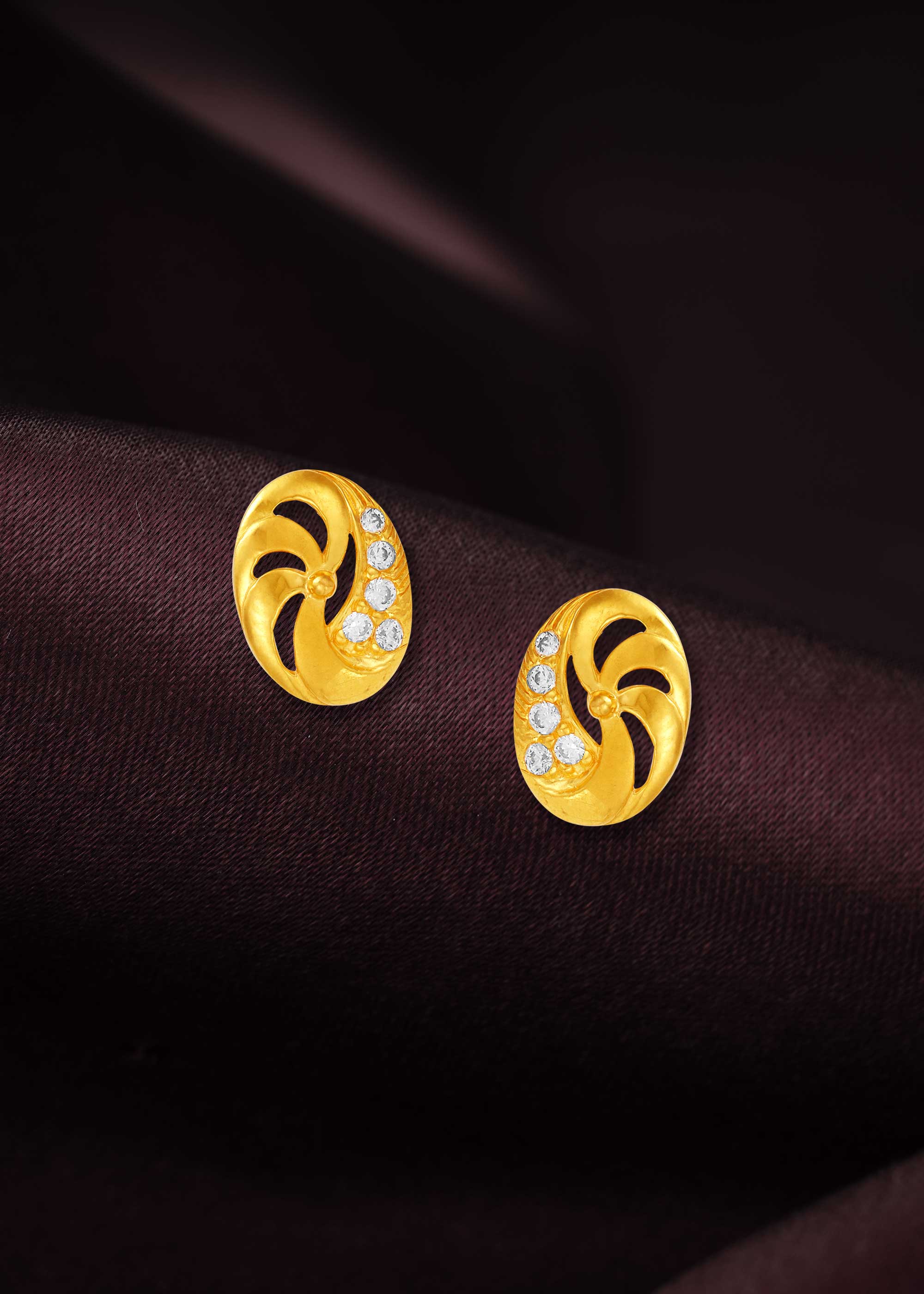Oval Floral 22K Gold Sparkle Earring