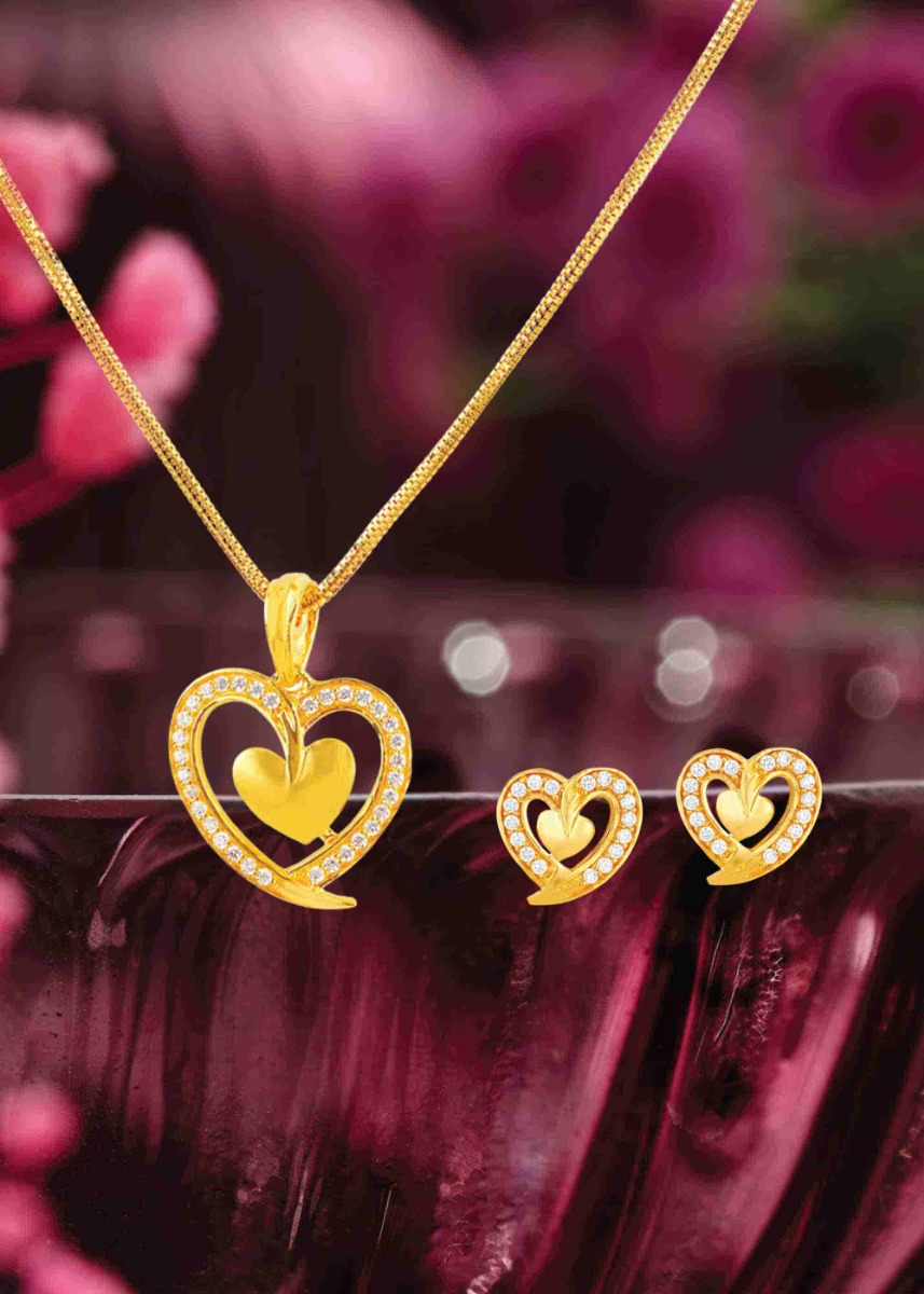 Stone Heart 22K Gold Neckwear Set
