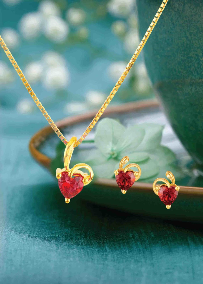 Red Heart 22K Gold Neckwear Set