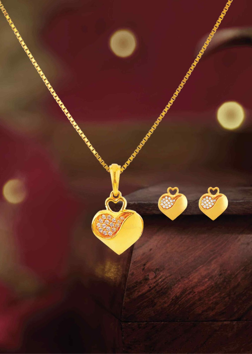 Hollow Heart 22K Gold Neckwear Set