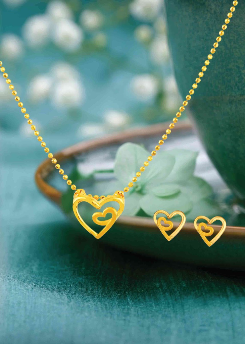 Two Hearts 22K Gold Neckwear Set