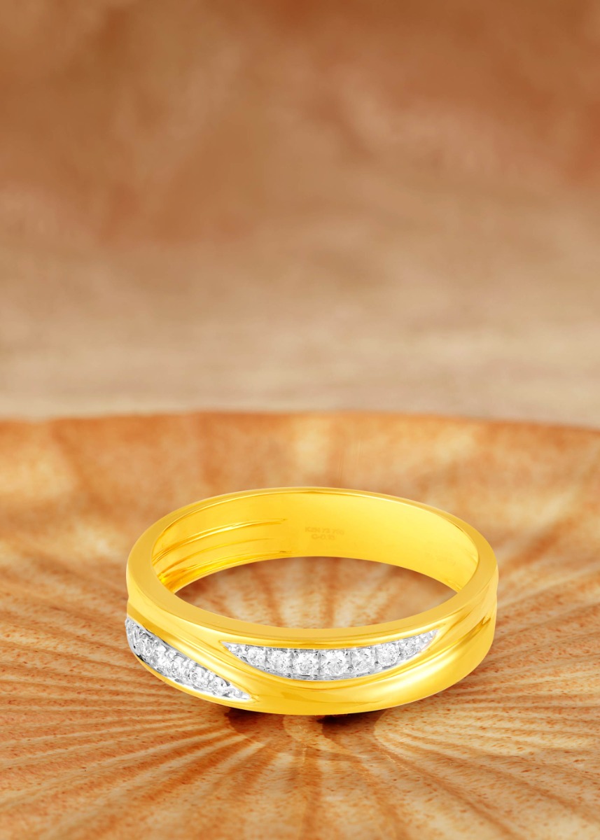 Classic Elegance Diamond Engagement Finger Ring