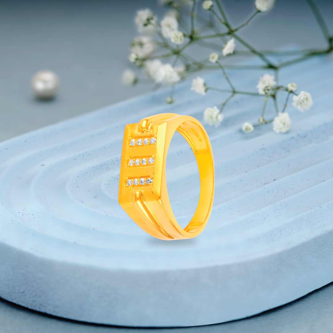 Line Modelling 22K Gold Stone Party Finger Ring