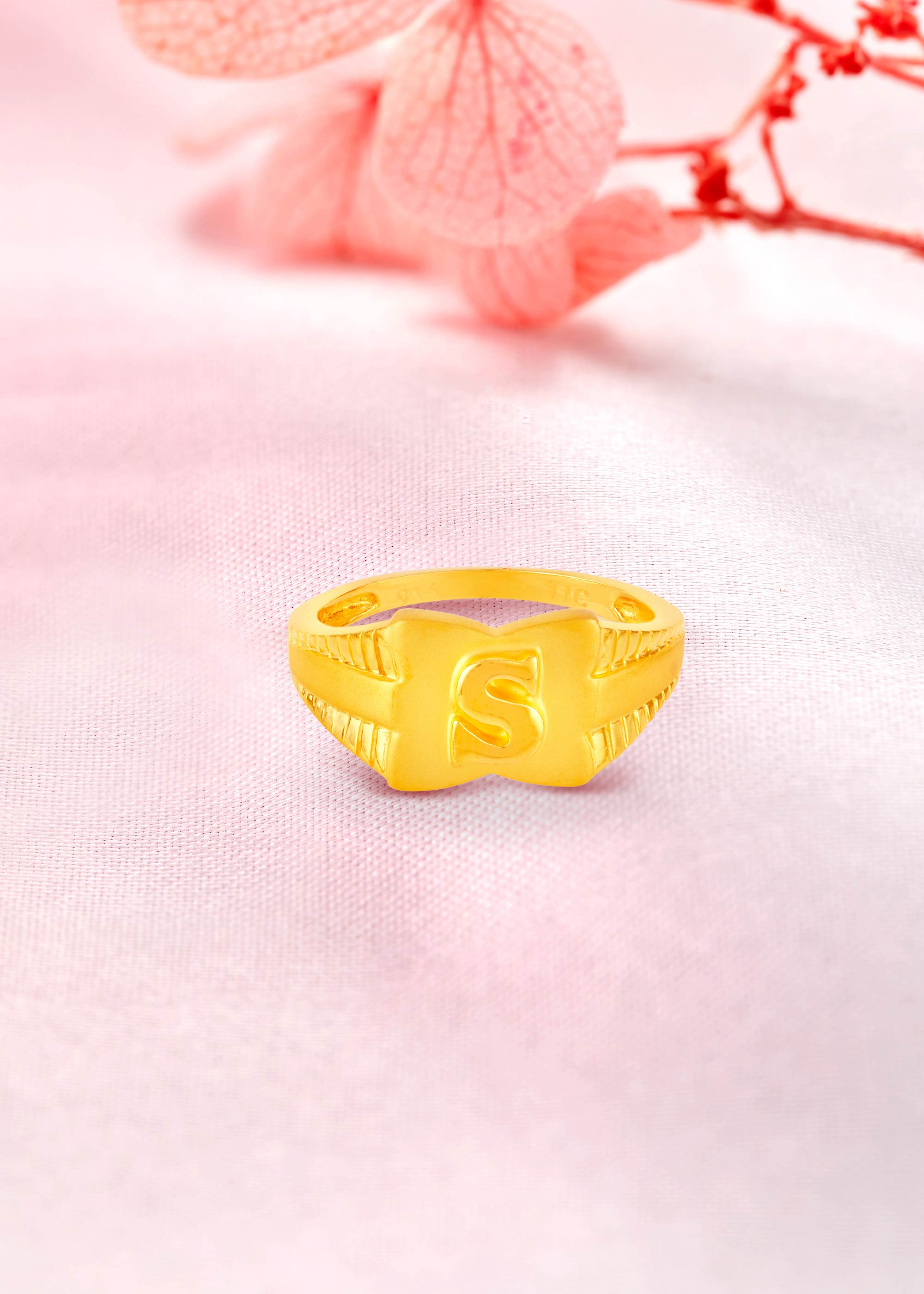 Signature Style 22K Gold Letter Finger Ring