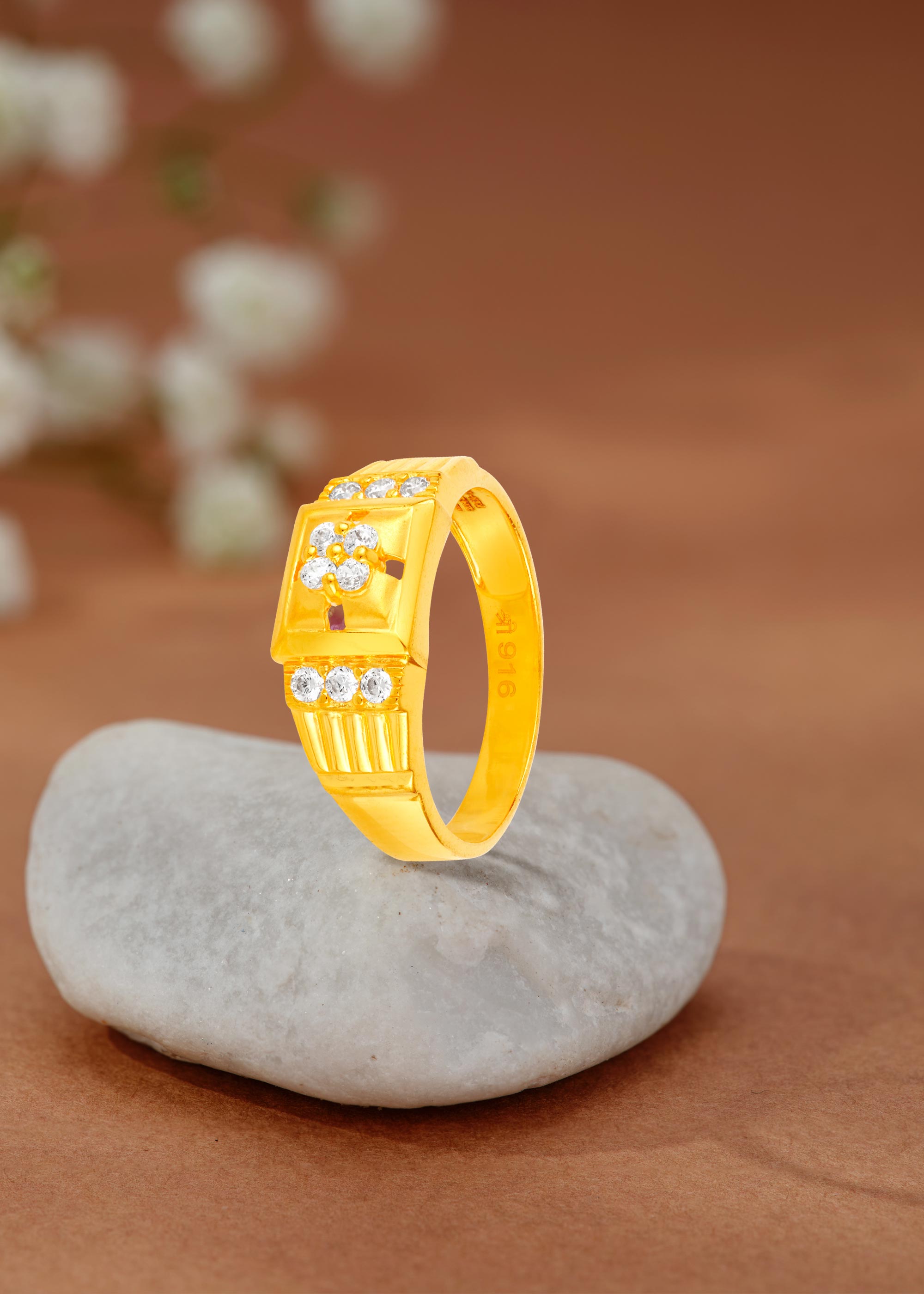 Regal Square 22K Gold Stone Party Finger Ring