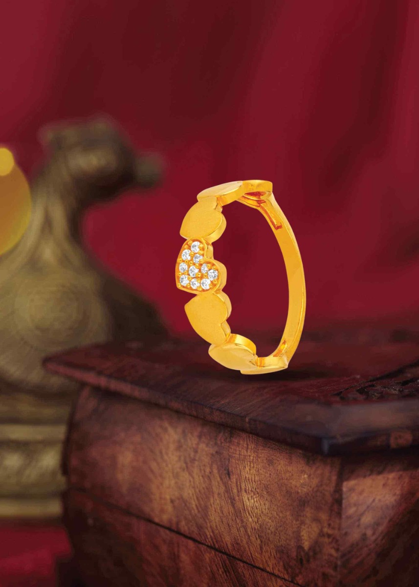 Heartbeat Spark 22K Gold Finger Ring