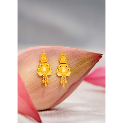 Feather-Inspired Embossed 22K Gold Stud Earring