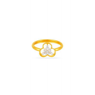 Curved Majesty Diamond Finger Ring