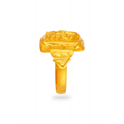 Prosperity in Design 22K Gold Finger Ring