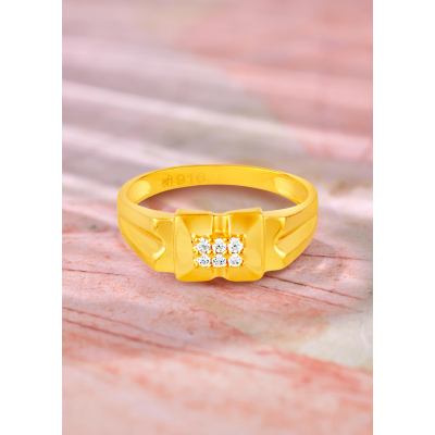 Distinctive Square 22K Gold Stone Party Finger Ring