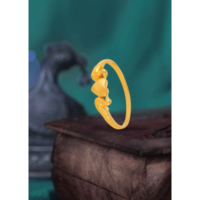 Matte Heart 22K Gold Muse Finger Ring