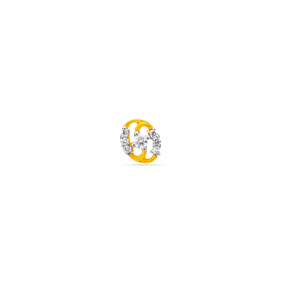 Effortless Elegance Diamond Nose Pin