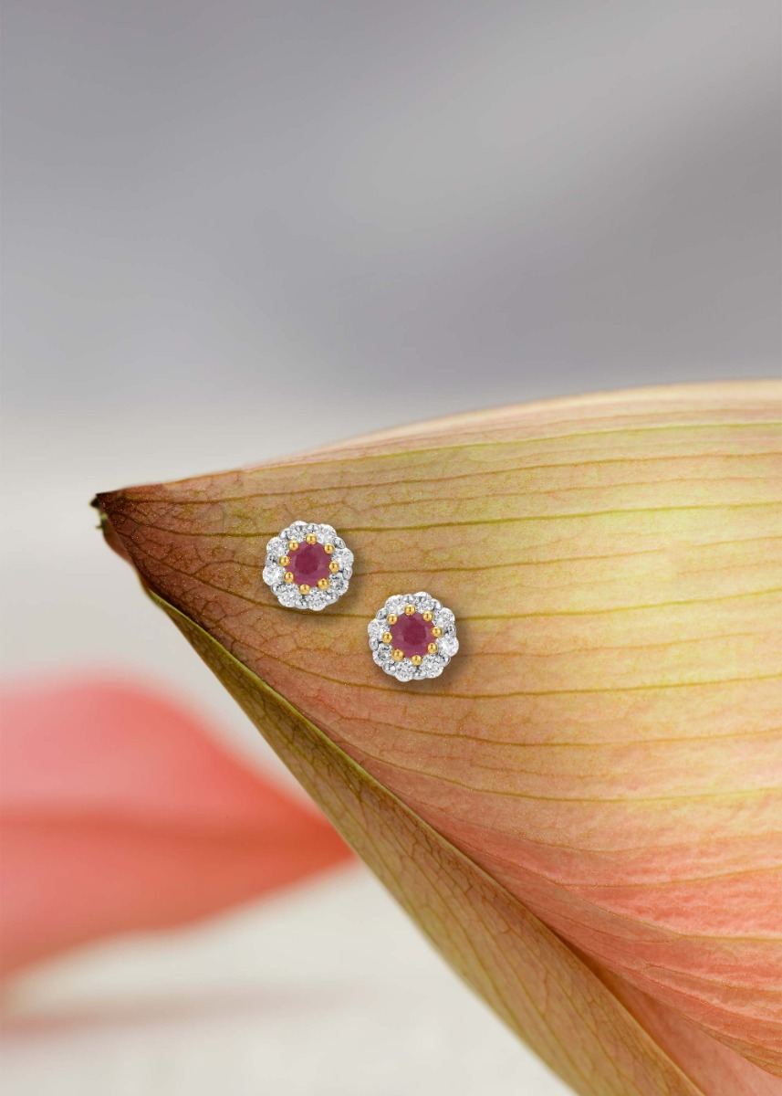 Architectural Elegance Diamond Stud Earring