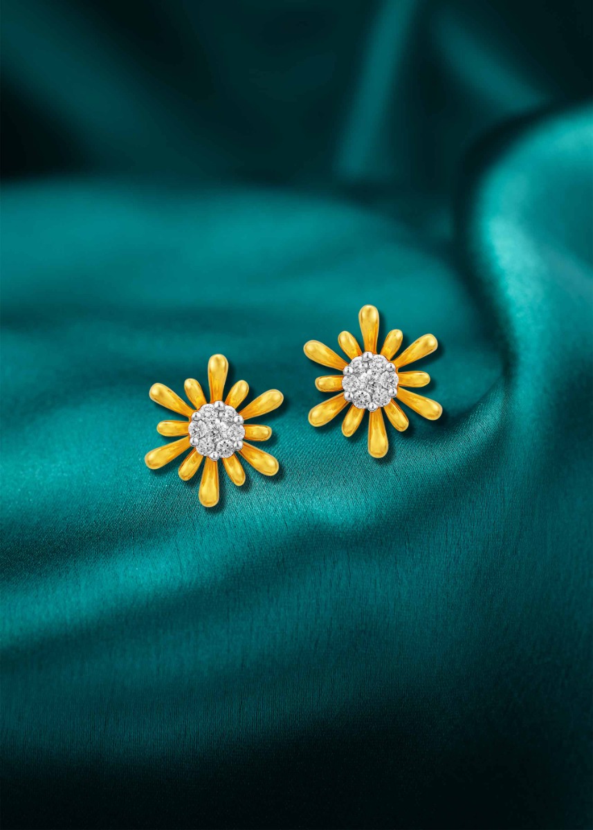 Blooming Sparkle Diamond Stud Earring