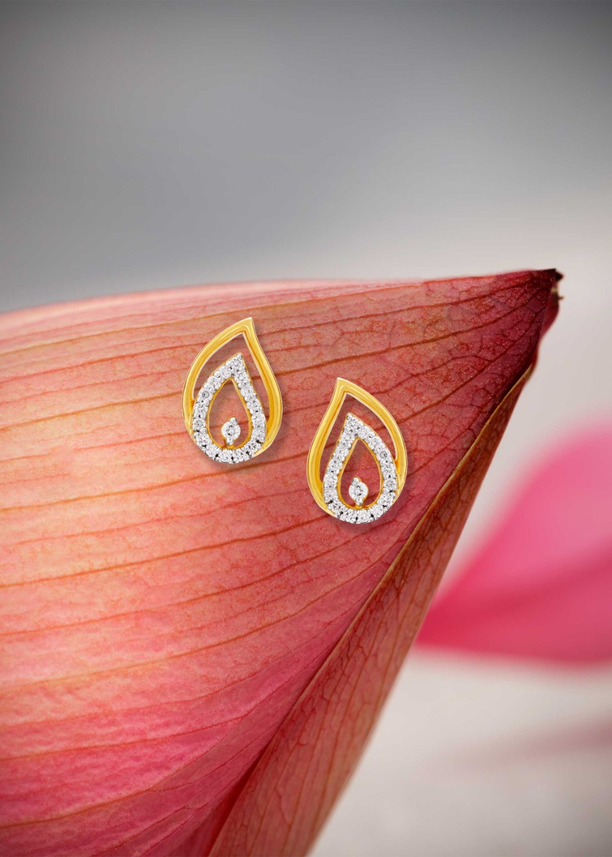 Nature's Dewdrop Diamond Stud Earring