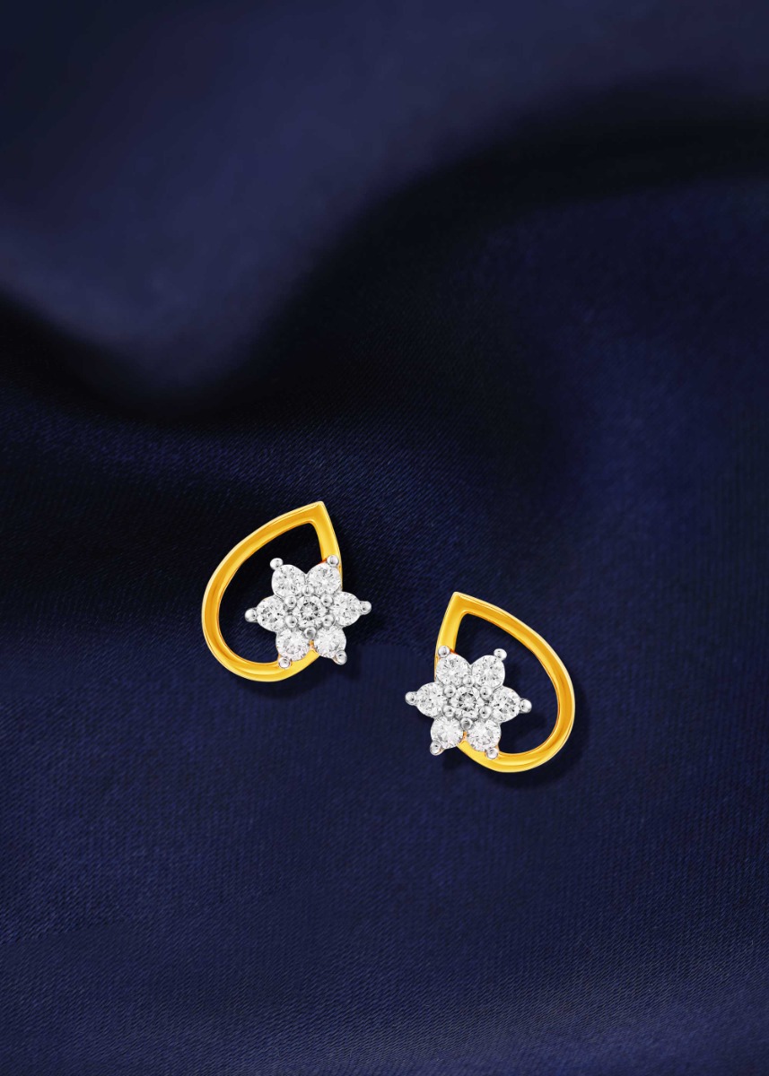 Pure Petal Diamond Stud Earring
