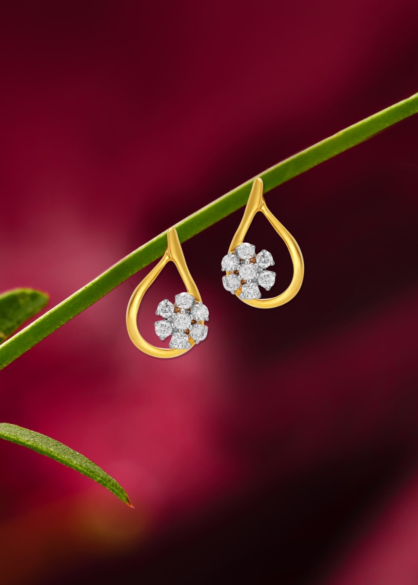 Natural Essence Diamond Stud Earring