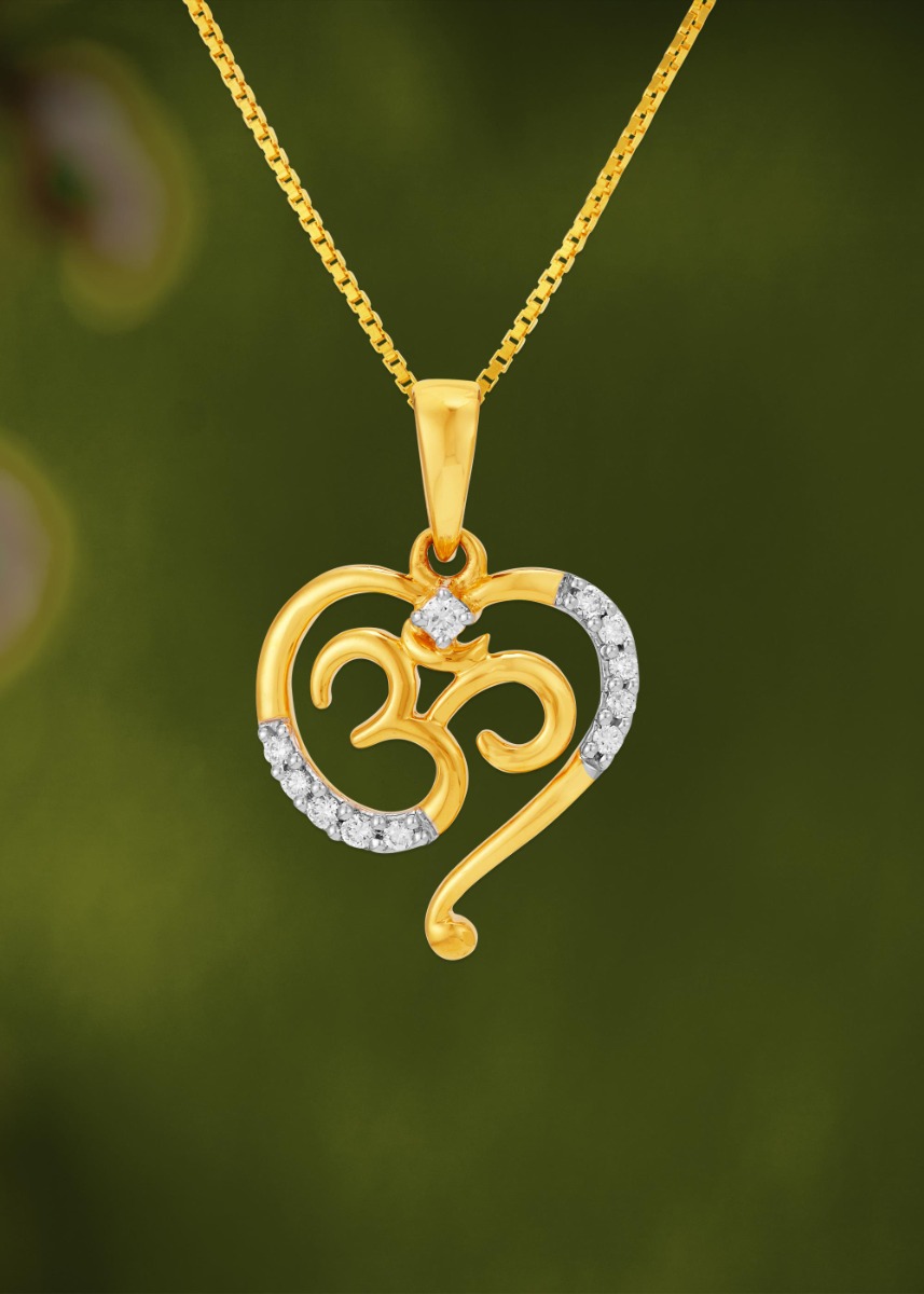Legends of Lore Diamond Traditional Pendant