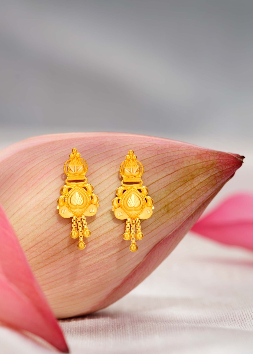 Feather-Inspired Embossed Stud Earrings