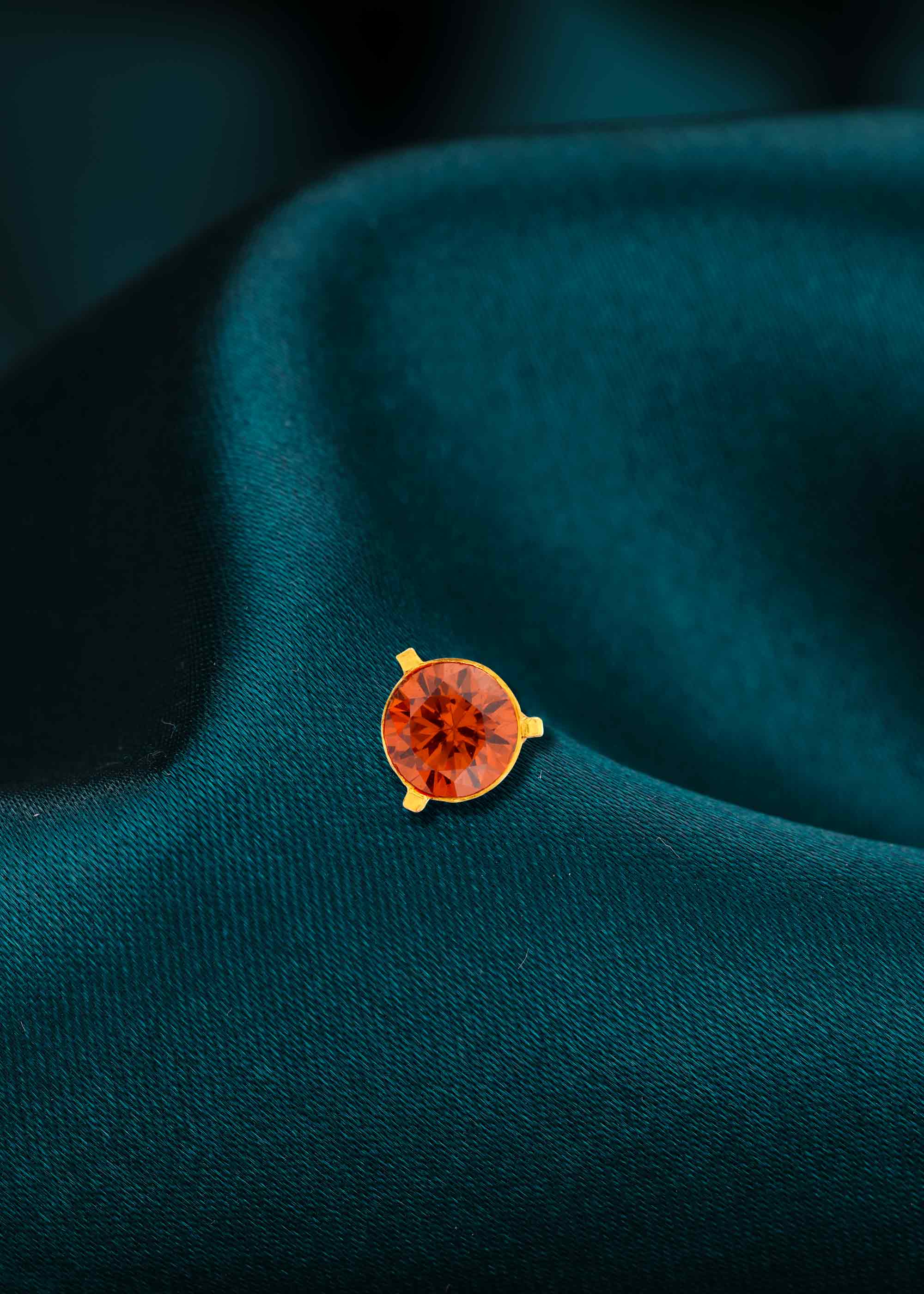 Timeless Bloom Traditional Color Stone Nose Pin