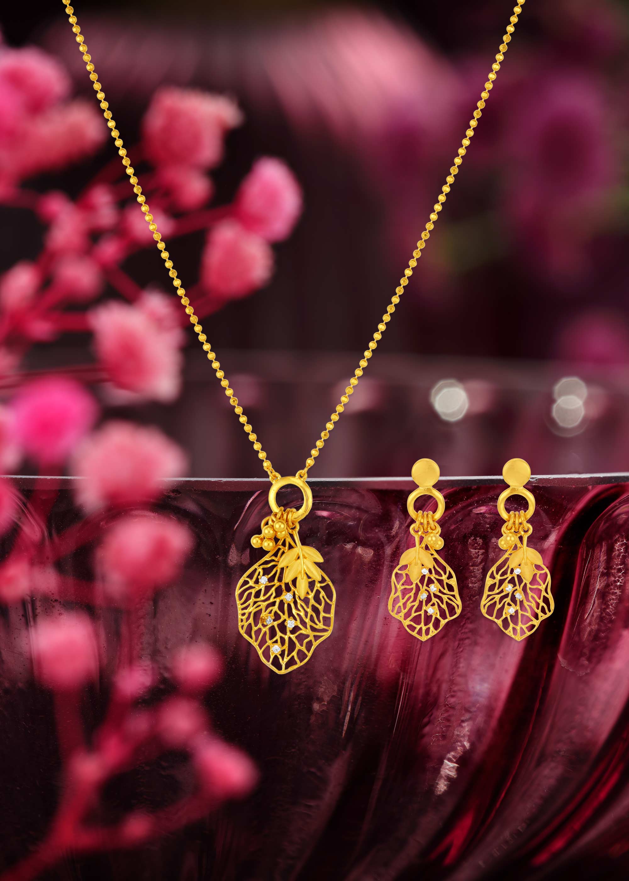 Nature's Embrace Root & Leaves Pendant Set