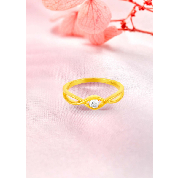 Chic Twisted Band Ring