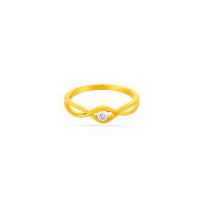 Chic Twisted Band Ring