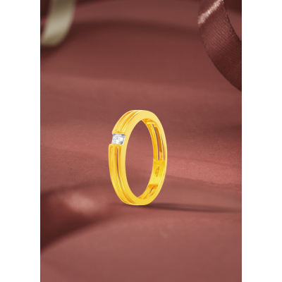 Refined Spark Diamond Ring