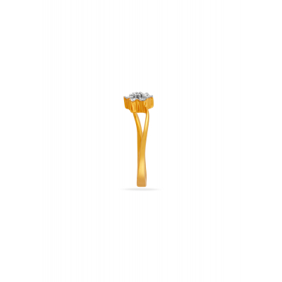 Curved Grandeur Diamond Ring
