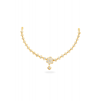 Floral Allure Elegant Necklace Design