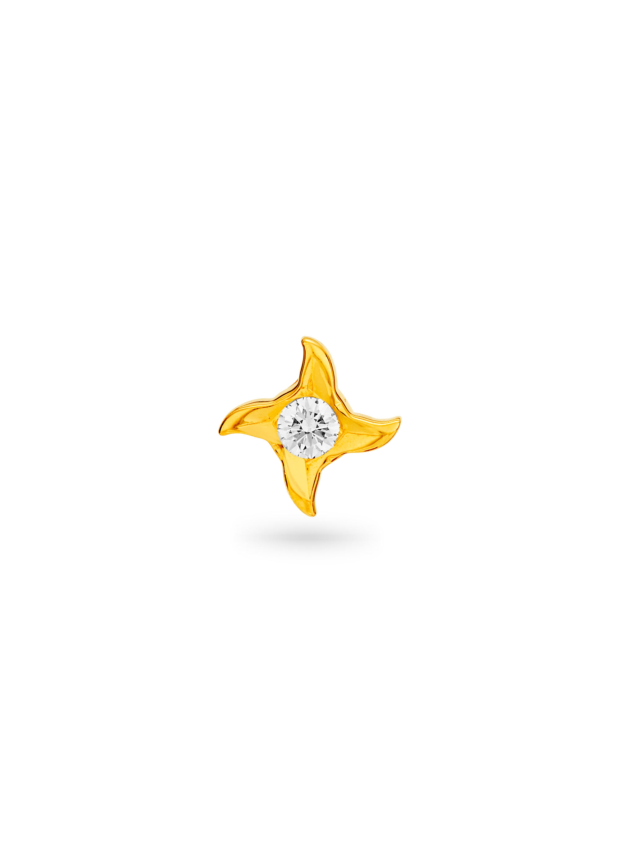 Curved Charm Diamond Nose Pin